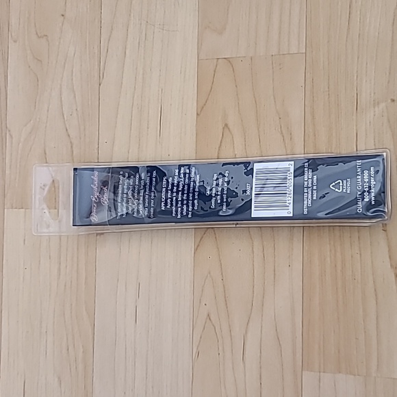 Pretty Savvy Eyeshadow Soft Flat Blending Brush - Picture 4 of 4